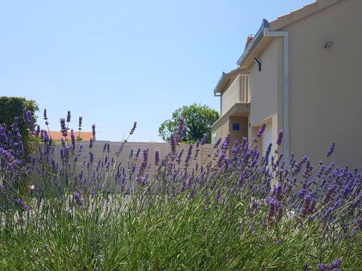 Villa Elysium - Beautiful Family House With Heated Pool Kaštela Kültér fotó