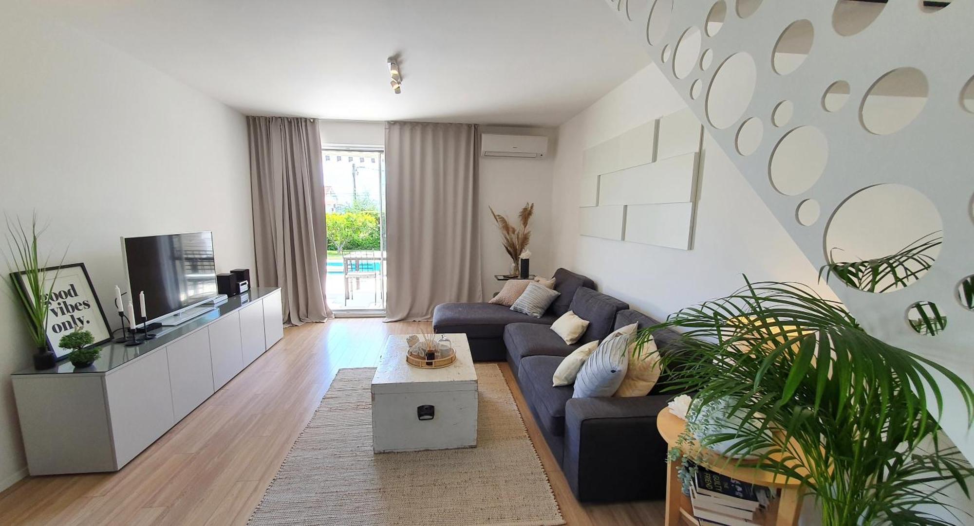 Villa Elysium - Beautiful Family House With Heated Pool Kaštela Kültér fotó